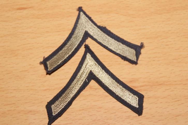 US WW2 "Private First Class" Rank Pair (wit), Verzamelen, Militaria | Tweede Wereldoorlog, Landmacht, Kleding of Schoenen, Verzenden