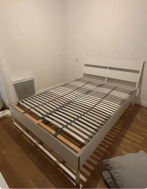 Prachtig wit houten bed met lattenbodem en matras, Huis en Inrichting, Slaapkamer | Bedden, Zo goed als nieuw, Ophalen