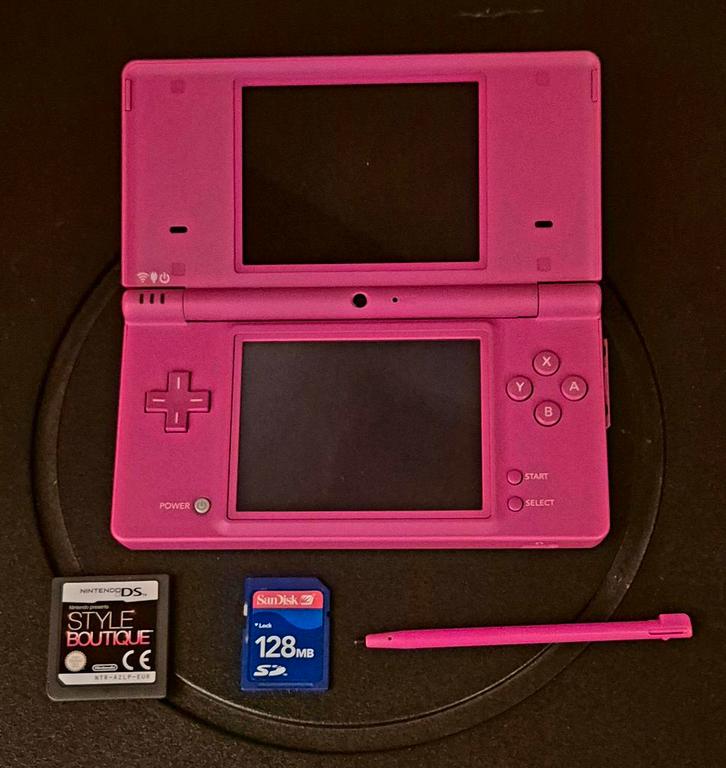 Nintendo DS Pink – compleet met lader, stylus, SD + games, Games en Spelcomputers, Spelcomputers | Nintendo DS, Zo goed als nieuw