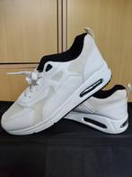 Sneakers voor heren. Maat 43, Ophalen of Verzenden, Nieuw, Schoenen