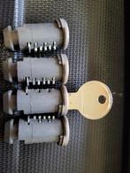 Serrures diverses à clés Thule, Enlèvement