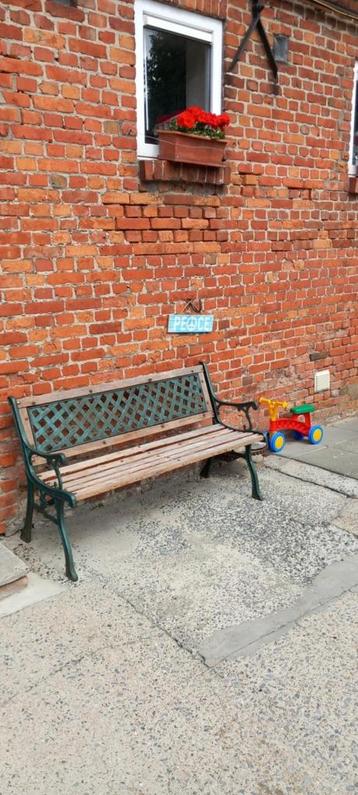 tuinbank met antiek gietijzer en afzelia (rooster) beschikbaar voor biedingen