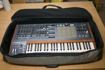 Arturia MatrixBrute + hoesje verkopen beschikbaar voor biedingen