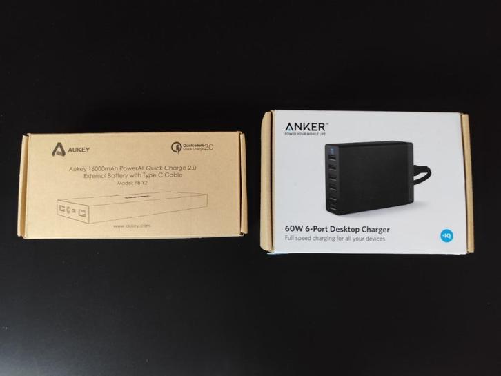 Anker opladerpakket + Aukey Powerbank, Telecommunicatie, Powerbanks, Gebruikt, Ophalen of Verzenden