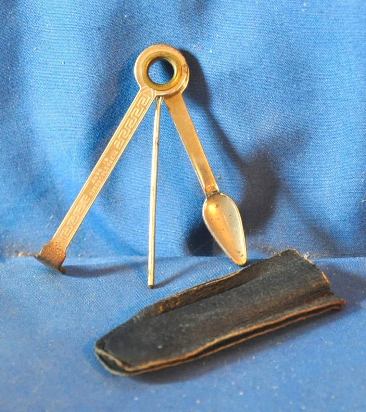 bourre pipe vintage et son etui, Collections, Articles de fumeurs, Briquets & Boîtes d'allumettes, Utilisé, Enlèvement ou Envoi