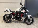 Kawasaki Z650 met sportpakket en tail tidy (bj 2022), Motoren, Motoren | Kawasaki, 2 cilinders, Bedrijf, Meer dan 35 kW, Overig