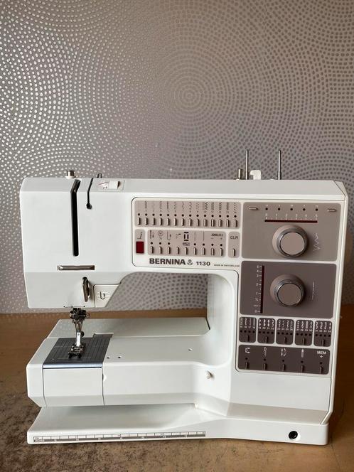 NAAIMACHINE BERNINA 1130 IN ZEER NETTE STAAT, Hobby en Vrije tijd, Naaimachines en Toebehoren, Zo goed als nieuw, Naaimachine