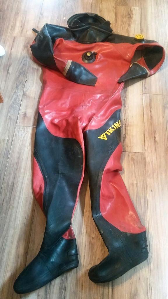 Opzoek naar een viking droogpak of een soort gelijk droogpak, Watersport en Boten, Duiken, Gebruikt, Duikpak, Ophalen of Verzenden