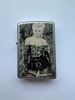 Zippo Girl avec fouet ~ état neuf+emballage d'origine, Enlèvement ou Envoi, Neuf, Briquet