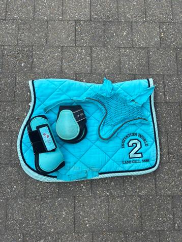 Turquoise springsetje beschikbaar voor biedingen