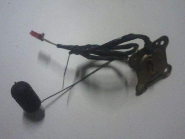 Honda VF1000F tankvlotter benzine vlotter VF1000F2 VF1000, Motos, Pièces | Honda, Utilisé, Enlèvement ou Envoi