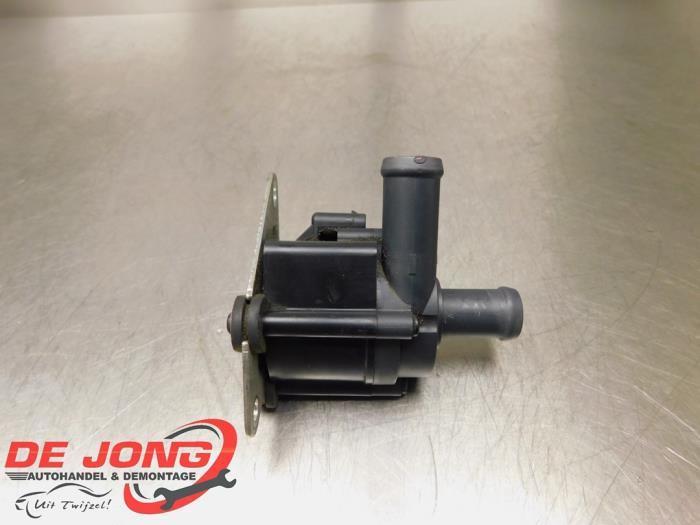 Extra waterpomp van een Volvo V60, Auto-onderdelen, Airco en Verwarming, Volvo, Gebruikt, 3 maanden garantie, Ophalen of Verzenden