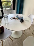 Dining table and four chairs, Nieuw, 100 tot 150 cm, Rond, Vier personen