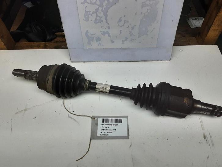 AANDRIJFAS LINKS VOOR Opel Corsa D (01-2006/12-2014), Auto-onderdelen, Remmen en Aandrijving, Opel, Gebruikt
