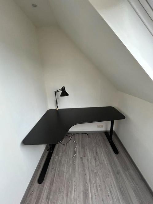 Verstelbare bureau in de hoogte, Huis en Inrichting, Bureaus, Gebruikt, Bureau, In hoogte verstelbaar, Ophalen