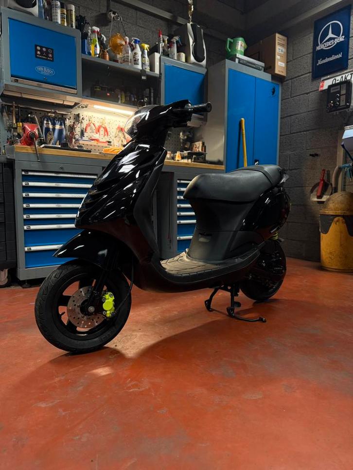 Piaggio zip 2t b klasse, Fietsen en Brommers, Scooters | Piaggio, Gebruikt, Zip, Klasse B (45 km/u), Tweetakt, Ophalen of Verzenden