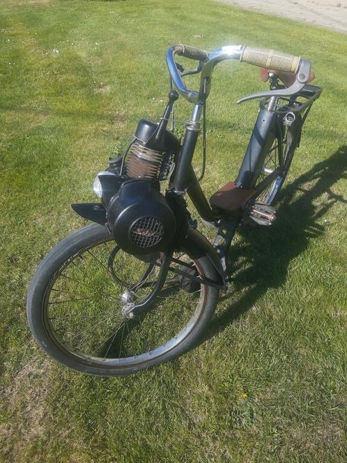 mooie solex 2200 met papieren, Fietsen en Brommers, Brommers | Solex, Zo goed als nieuw, 2200 (Koffertje), Klasse A (25 km/u)