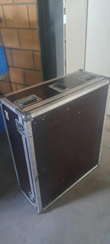 flight case beschikbaar voor biedingen