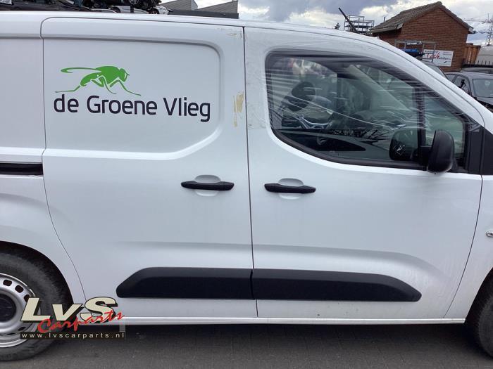 Portier 2Deurs rechts van een Toyota Pro-Ace City (EWP), Auto-onderdelen, Carrosserie, Deur, Toyota, Gebruikt, 3 maanden garantie