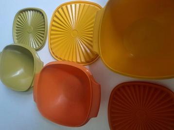 3 tupperware dozen zonnebloemserie beschikbaar voor biedingen