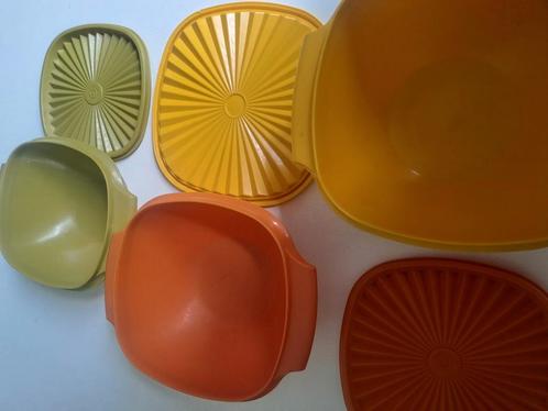 3 tupperware dozen zonnebloemserie, Huis en Inrichting, Keuken | Tupperware, Gebruikt, Geel, Groen, Oranje, Ophalen of Verzenden