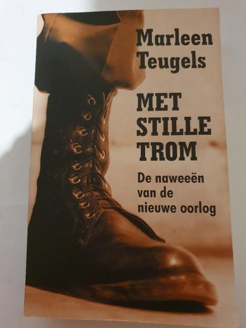 Met stille trom, Boeken, Oorlog en Militair, Gelezen, Overige onderwerpen, 1945 tot heden, Ophalen of Verzenden
