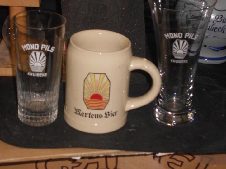Bierglazen.Mono Pils.Mertens Kruibeke.Pilsner Urquell.D 97, Verzamelen, Biermerken, Zo goed als nieuw, Glas of Glazen, Overige merken