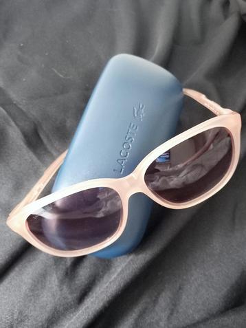 Zonnebril Lacoste beschikbaar voor biedingen
