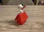 Snoopy plastic character op huisje (10 cm), Verzamelen, Stripfiguren, Ophalen of Verzenden, Snoopy, Zo goed als nieuw, Beeldje of Figuurtje