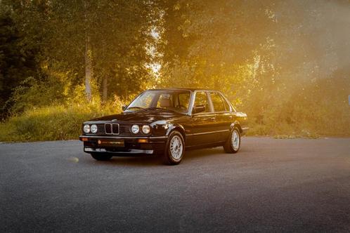 BMW 318i Berline E30, Auto's, BMW, Bedrijf, Te koop, 3 Reeks, Benzine, Berline, 4 deurs, Handgeschakeld, Zilver of Grijs, Bruin