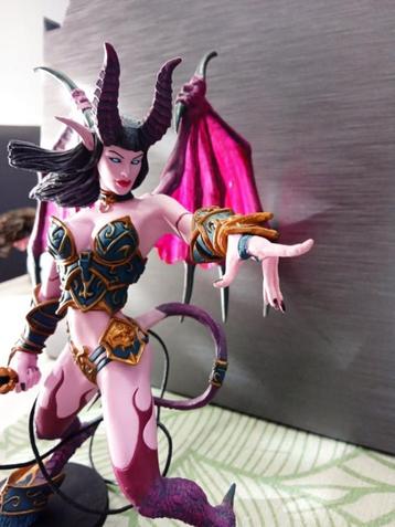 Succubus Amberlash-figuur van World of Warcraft beschikbaar voor biedingen