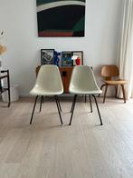 2 vintage Eames stoelen in fibreglass – Herman Miller, Huis en Inrichting, Ophalen of Verzenden, Wit