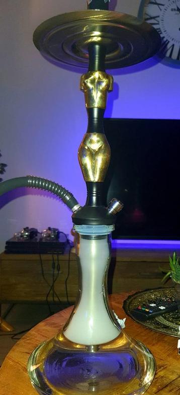 Makloud Luxe Hookah/Shisha/Waterpijp - RGB lights, Pikachu,, Verzamelen, Rookartikelen, Aanstekers en Luciferdoosjes, Ophalen of Verzenden