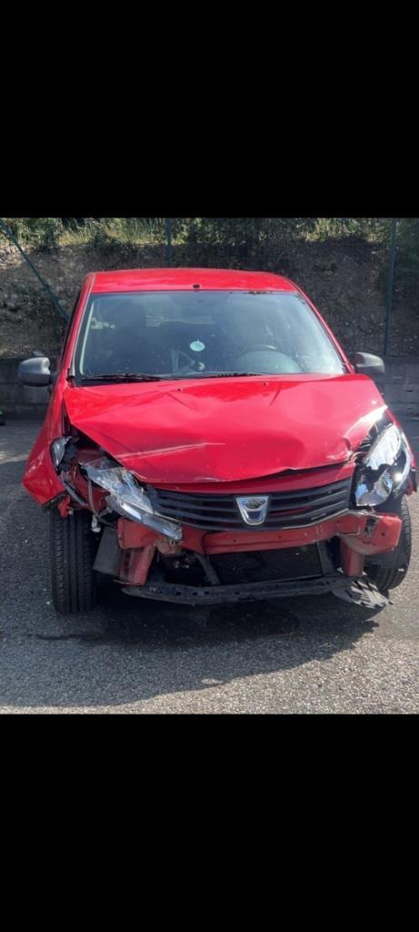 dacia sandero pour pieces, Auto's, Dacia, Particulier, Sandero, ABS, Centrale vergrendeling, Parkeersensor, Benzine, Euro 4, Stadsauto