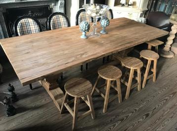 Kloostertafel nieuw beschikbaar voor biedingen