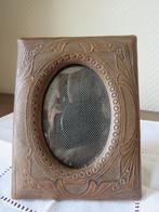 Petit cadre en cuir travaillé, Maison & Meubles, Moins de 50 cm, Enlèvement ou Envoi, Utilisé, Autres matériaux