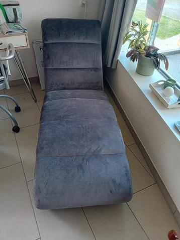 Lounge zetel  beschikbaar voor biedingen