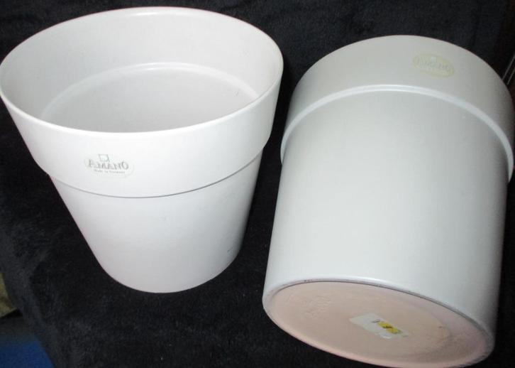 2 nieuwe  bloempotten , cache po, samen 17 euro , of..., Tuin en Terras, Bloempotten, Nieuw, Aardewerk, Binnen, Minder dan 40 cm