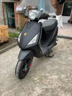 La sourir A klasse gaat 35 km/h 4000 km gereden met helm, Fietsen en Brommers, Zo goed als nieuw, Benzine, Ophalen, Overige merken