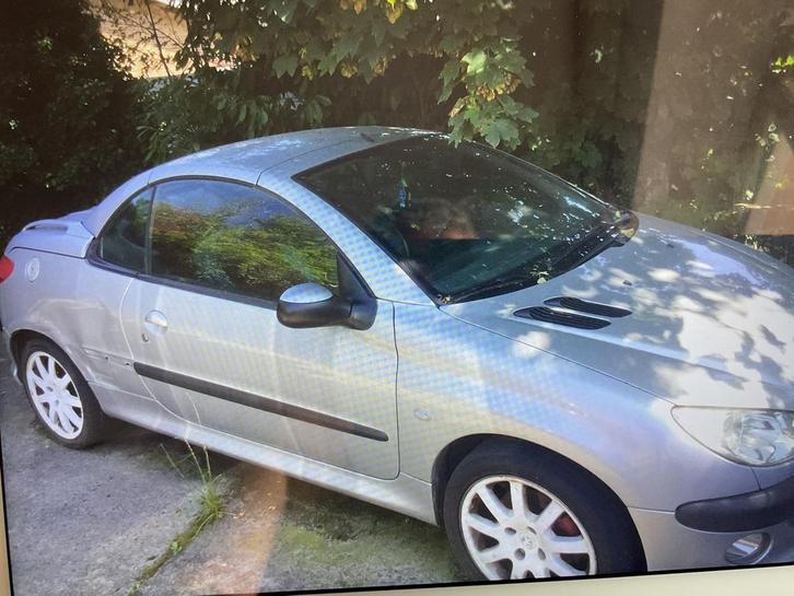 Te koop 2 Peugeot Cabriolet 1.6 & 2.0 benzine prijs 1500€, Auto's, Peugeot, Particulier, Lederen bekleding, Benzine, Euro 3, Cabriolet