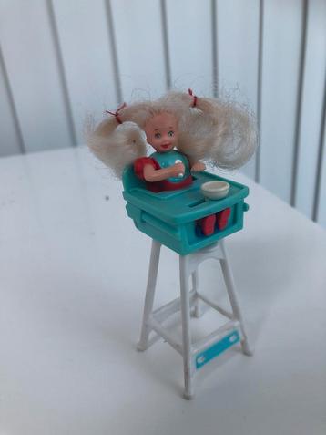 Barbie "Kelly" Doll in kinderstoel Mattel 1998, Enlèvement ou Envoi, Utilisé, Autres types