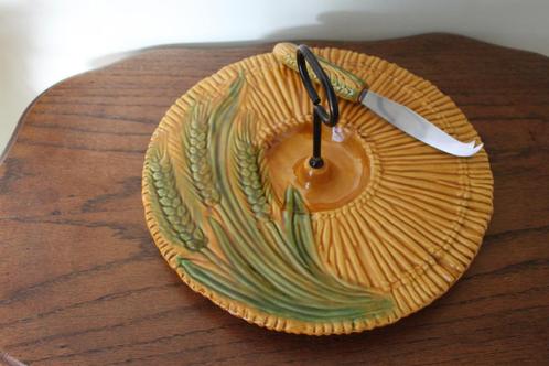 Vallauris kaasplank + mes, Huis en Inrichting, Keuken | Servies, Nieuw, Compleet servies, Boerenbont, Keramiek, Ophalen of Verzenden