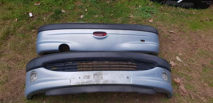 PEUGEOT 206 VOORBUMPER+ MISTLAMPEN BJ 98 TOT 2006, Auto-onderdelen, Carrosserie, Bumper, Voor, Gebruikt, Ophalen of Verzenden