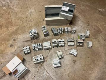 Divers schakelmateriaal beschikbaar voor biedingen