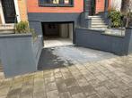Dubbele garage/ dépôt 40m² een slaapkamer en nog een kamer, Brussel