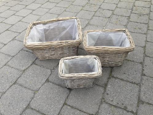 Set rotan manden, Huis en Inrichting, Woonaccessoires | Schalen en Manden, Zo goed als nieuw, Mand, Rechthoekig, Riet, Ophalen