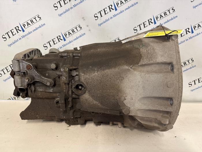 Versnellingsbak van een Mercedes Vito, Auto-onderdelen, Transmissie en Toebehoren, Mercedes-Benz, Gebruikt, 3 maanden garantie