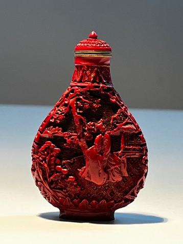 Chinese rode lak snuiffles red laquer snuffbottle China fles beschikbaar voor biedingen