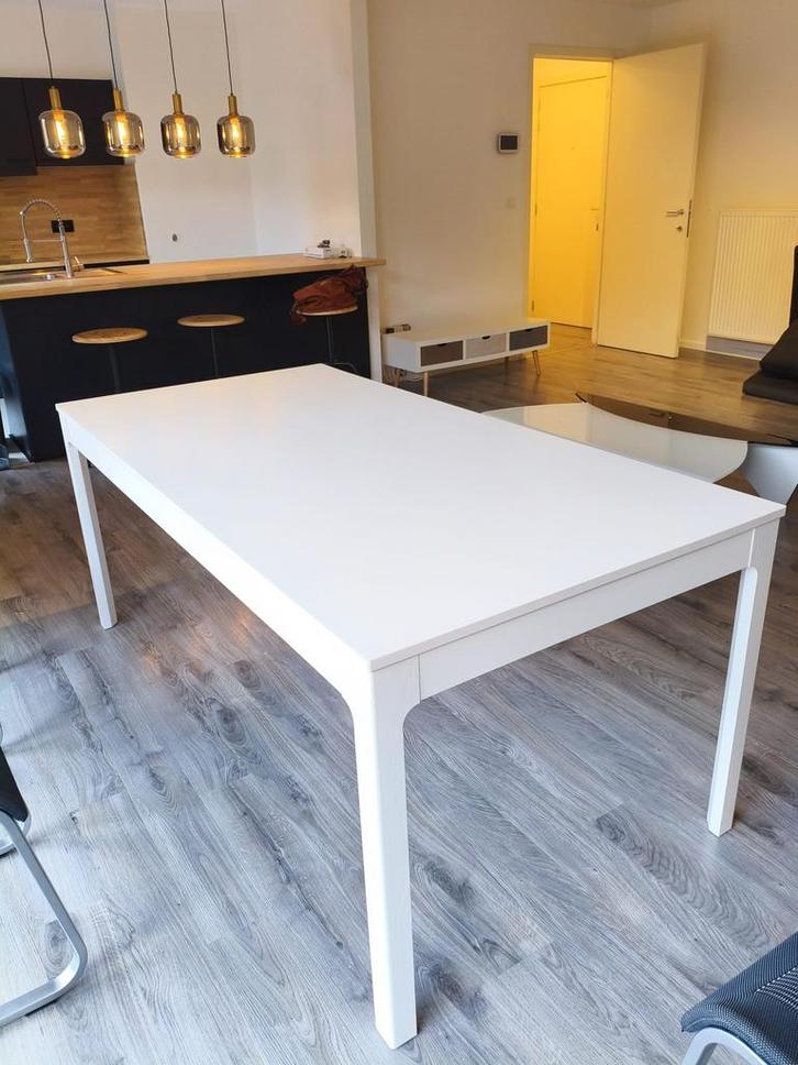 Table extensible blanche IKEA – 180 / 240 cm, Maison & Meubles, Tables | Tables à manger, Comme neuf, 150 à 200 cm, Cinq personnes ou plus