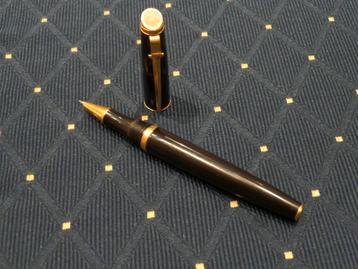 Stylo à bille Caran D'Ache en très bon état  disponible aux enchères